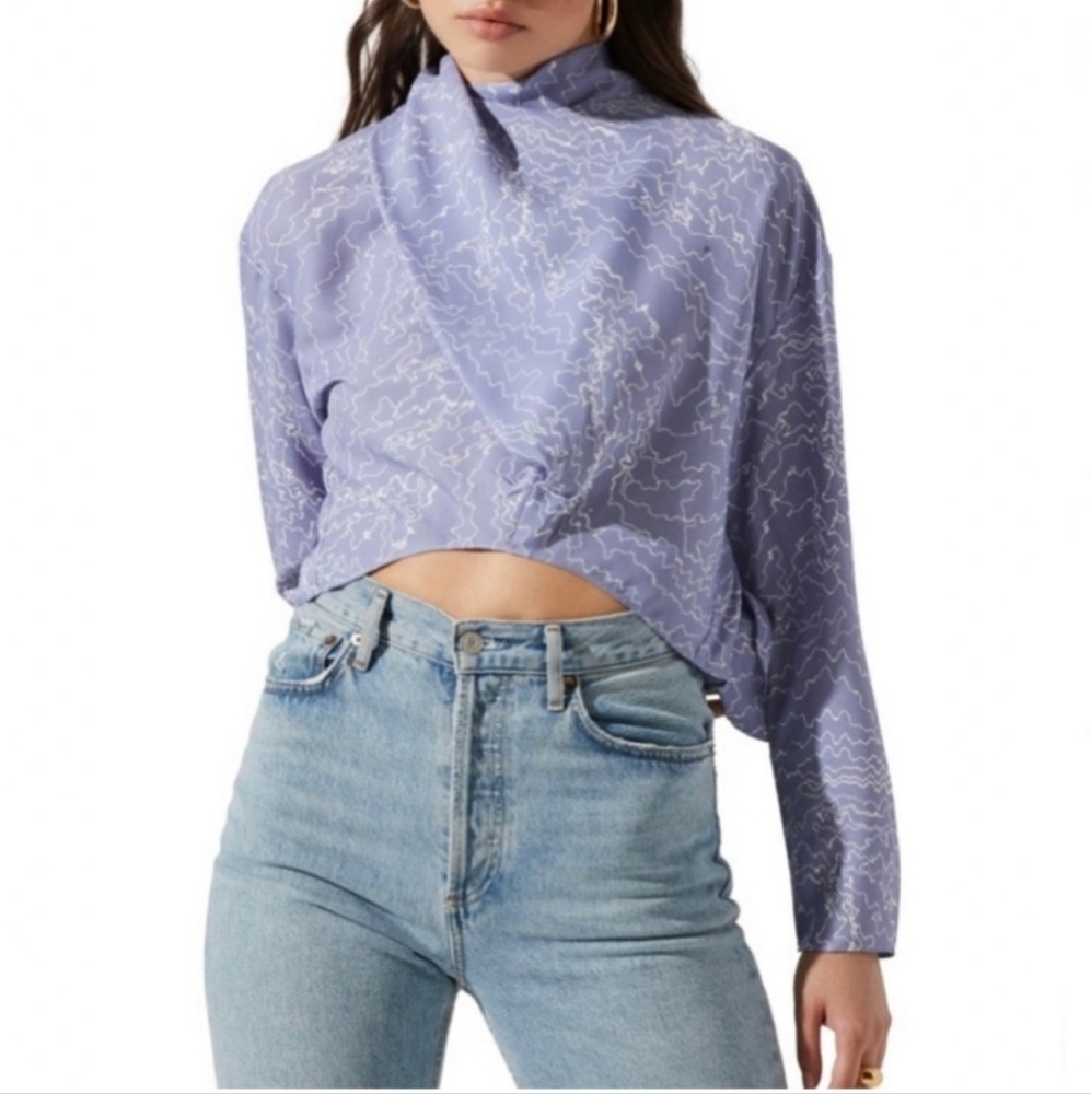 ASTR the Label Periwinkle Sketch Crop Long Sleeve Blouse Size XS